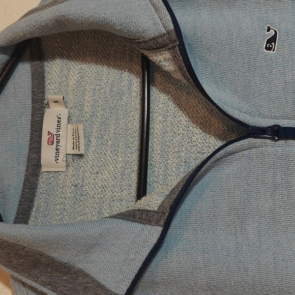 Vineyard Vines Size Small - Picture 2 of 3